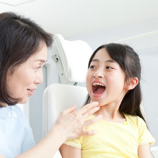 小児矯正を希望される方は亀戸のつづき歯科医院にお問い合わせください